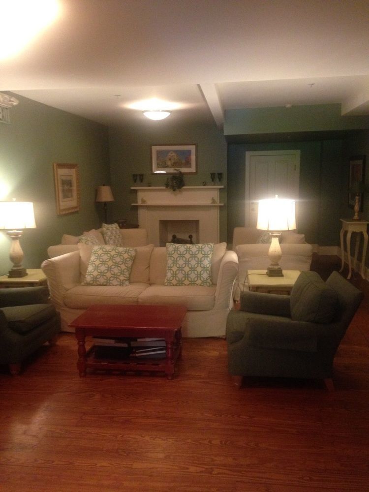 The Oaks Waterfront Inn